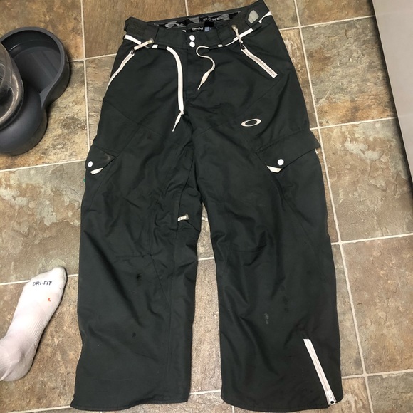 Oakley snowpants - Picture 1 of 2